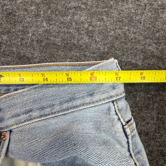 Levi's 550 Jeans Mens 36x32 Light Wash Blue Relaxed Fit Tapered Leg (Fits 34x31) - Picture 11 of 14